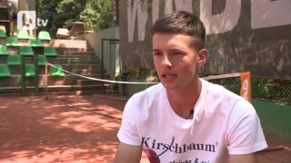 С отдаденост и дисциплина към професионалния тенис