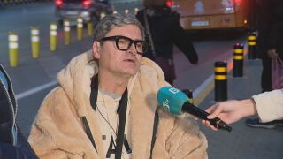 Снимка: Защо автобуси на градския транспорт в София отказват да качат мъж в инвалидна количка?