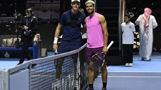 Синер взриви Рияд: 6 милиона в джоба и Алкарас на колене!