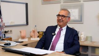 Снимка Проф. Джихан Урас: Роботизираната хирургия е новият стандарт в лечението на рака на гърдата (ВИДЕО)