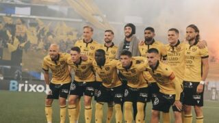 1379 души и Шампионска лига? Малкото градче, което шокира футбола