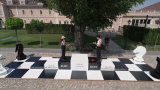 Тино напусна &quot;Traitors: Игра на предатели&quot;, Антон Стефанов не дочака закуската в Имението на тайните