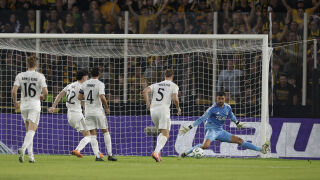 И турци, и гърци вкараха 6 на Димитър Митов (ВИДЕО)