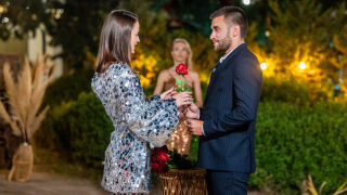 Любовта разцъфтява в рая: Виктор отвори сърцето си пред Дениз (ВИДЕО)