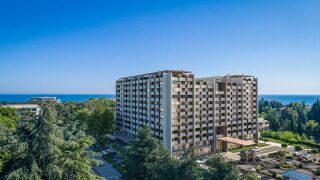 Нов живот за една легенда: започна реконструкцията на Grand Hotel Varna