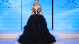 Sofia Fashion Week 2026 завърши с уникална Gala Night: Блясък, пера и флорални мотиви (ВИДЕО)