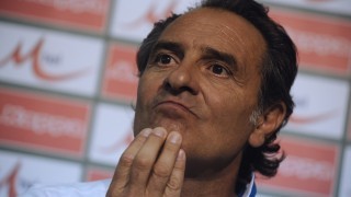 Галатасарай уволни Прандели