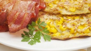Палачинки с царевица и бекон