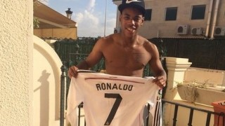 Бивш левскар взе фланелката на Роналдо