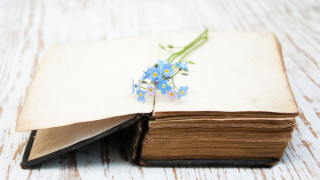 Съвет за щастие #29: Купете си книга, четете