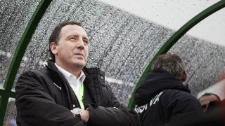 Часове преди мача с Финландия треньорът на Косово не знае на кои играчи ще може да разчита