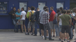 Засилен интерес към свободната продажба на билети за мачовете на 