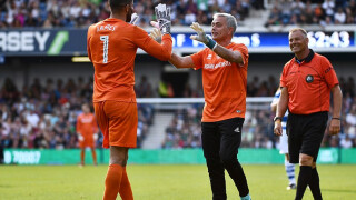 Жозе Моуриньо застана на вратата (ГАЛЕРИЯ И ВИДЕО)