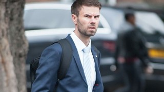 Хванаха физиотерапевт на 