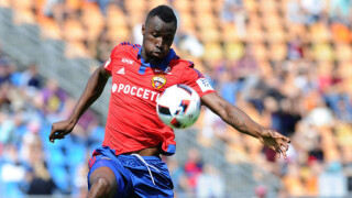 203-сантиметров таран подписва с 