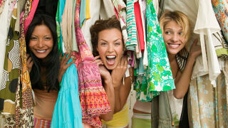 Пролетно почистване на гардероба - ето с какво да се разделите през 2026 г. 