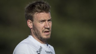 Лорд Бендтнер разбил челюстта на таксиджия