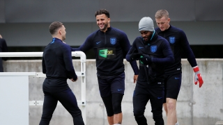 Англия - Швейцария започва в черно-бяло