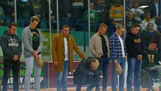 Отбор по хокей изигра първи мач след трагедия с 16 загинали