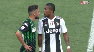 Дъглас Коста наплю съперник, наказват го за пет мача