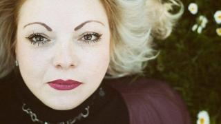 С поетесата Ива Спиридонова в "Клуб Пушкин": Десертът е като края на книга