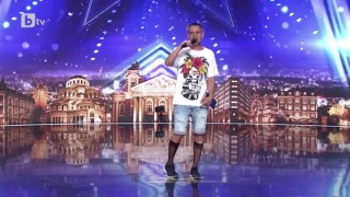 Ник Николов – НИКЕЖИ: Изпълнява уличен християнски психо рап
