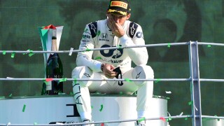 Сензация на 