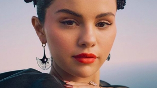 Селена Гомес е кралица на красотата в новия брой на Allure