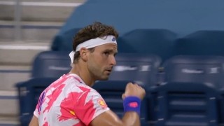 Димитров прескочи италианско препятствиe на старта в Рим