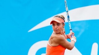 Виктория Томова започна с победа в квалификациите на 