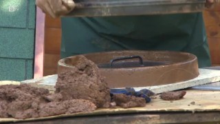 Фермерите се учат как се прави сач