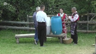Фермерите се заемат да правят ракия и мармалад