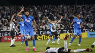 Стоилов се завърна официално начело на 