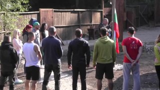 Фермерите забравиха да вдигнат националния флаг и да изпеят химна