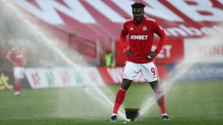 Интерес към Кайседо от лидера в Чемпиъншип