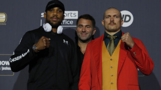 Усик в дрехите на Жокера преди битката с Джошуа (ВИДЕО)