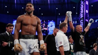 Усик детронира Джошуа с лекция насред Лондон