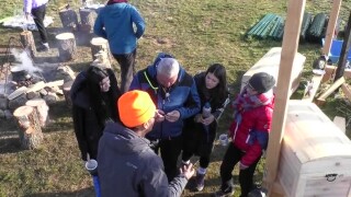 Участниците и в двата отбора са в пълна нищета