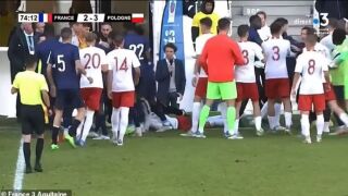 Корида с юноши втрещи Франция