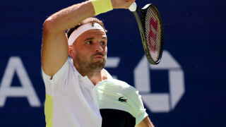 Григор на демонстративен турнир, докато България играе за Купа 