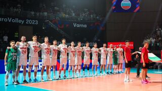 България - Франция започва с минута мълчание