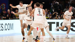 Подвиг! Германия е на световния връх в баскетбола (ВИДЕО)