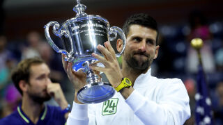 Джокович пречупи Медведев за рекордна титла №24