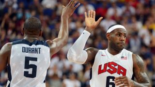 Леброн навива Къри и Дюрант за Париж 2024