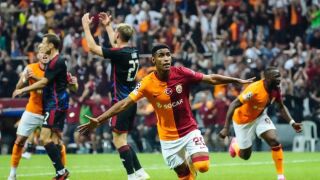 Кабаков вдигна червен картон и Галатасарай се измъкна (ВИДЕО)