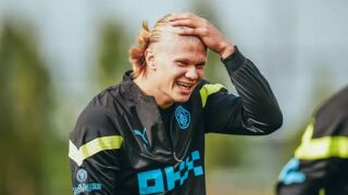 Когато Холанд изглежда дребен (СНИМКИ)