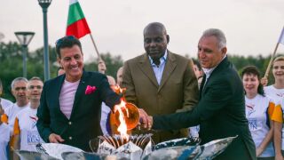 Стоичков и Карл Люис запалиха 