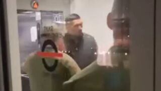 Усик арестуван на летището в Краков