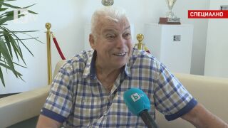 Христо Бонев за победата с 8:3 над Испания: Един удари юмрук на съдията (ВИДЕО)