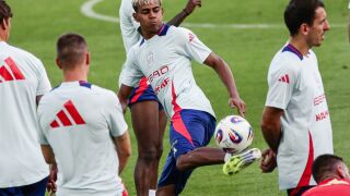 Ексклузивни кадри от възстановителната тренировка на Испания (ВИДЕО)